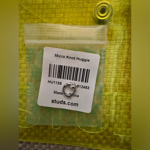 NWT STUDS MICRO KNOT HUGGIE - SILVER - Picture 3 of 9